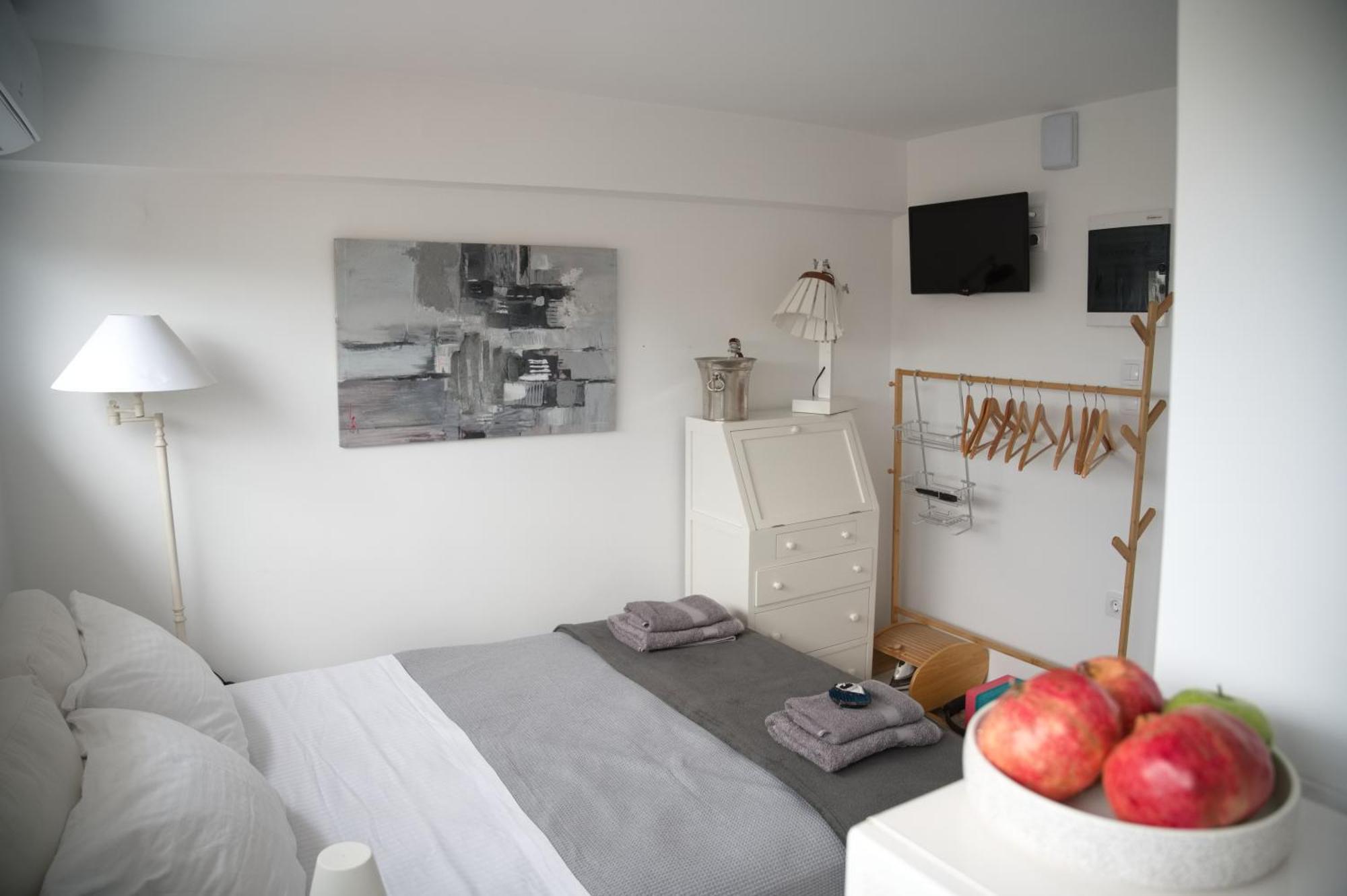 Central Aesthetic Studio With Panoramic Views 파트라 외부 사진