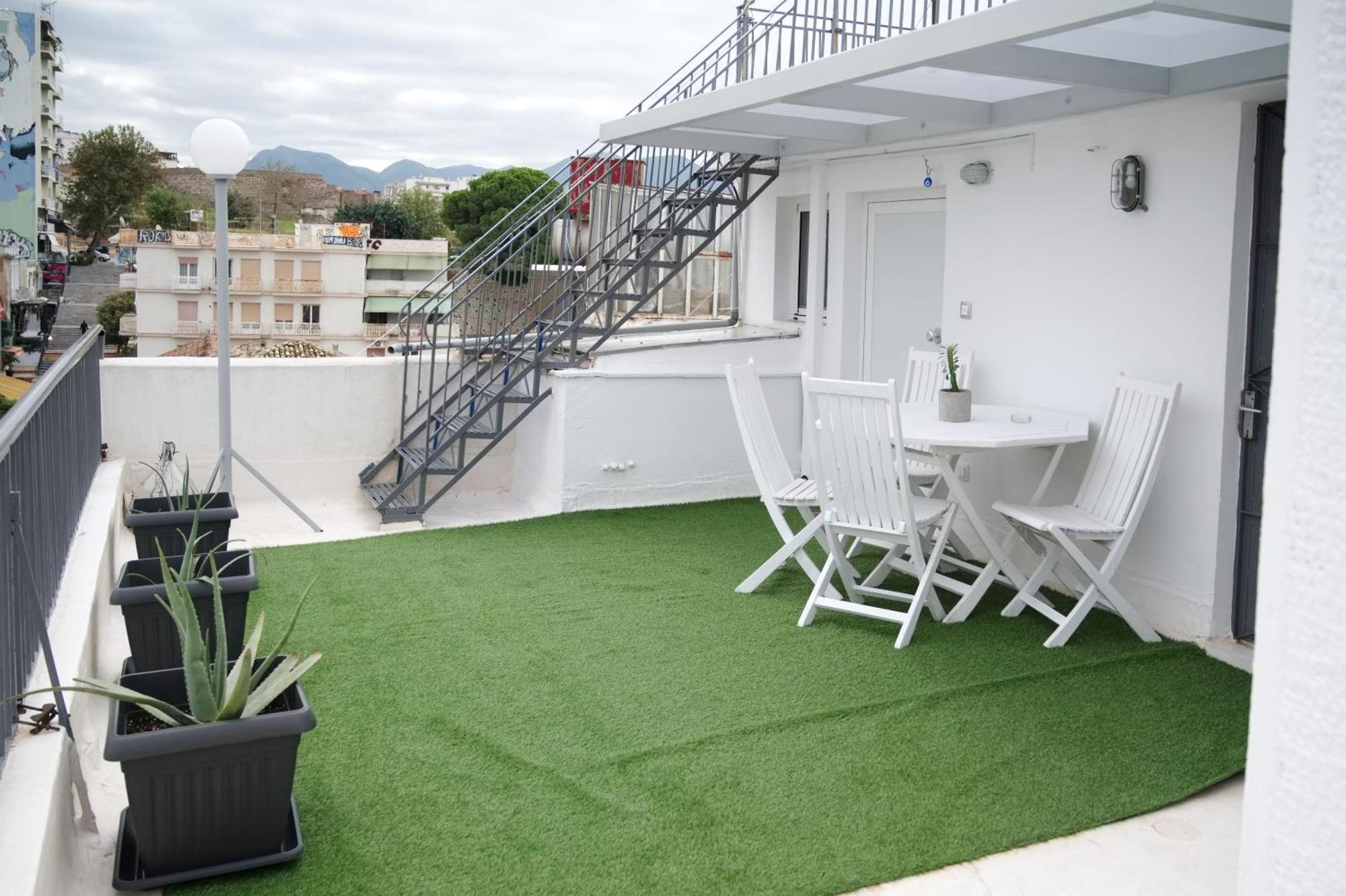 Central Aesthetic Studio With Panoramic Views 파트라 외부 사진
