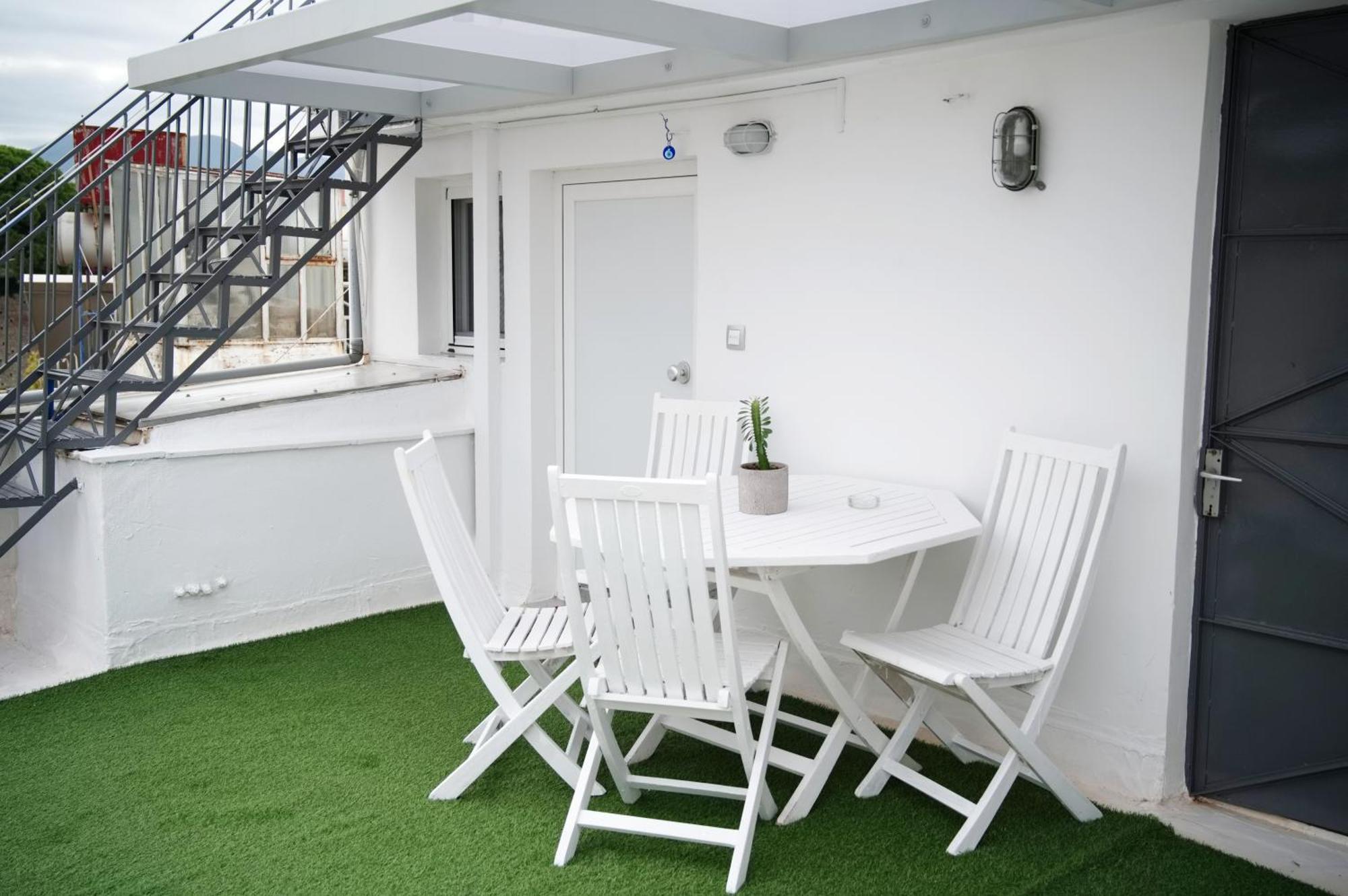Central Aesthetic Studio With Panoramic Views 파트라 외부 사진